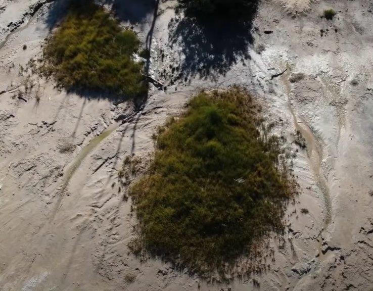 Aerial shot of mound springs in Peery Lake, Paroo-Darling National Park. Photo: ABC Broken Hill: Aimee Volskofsky