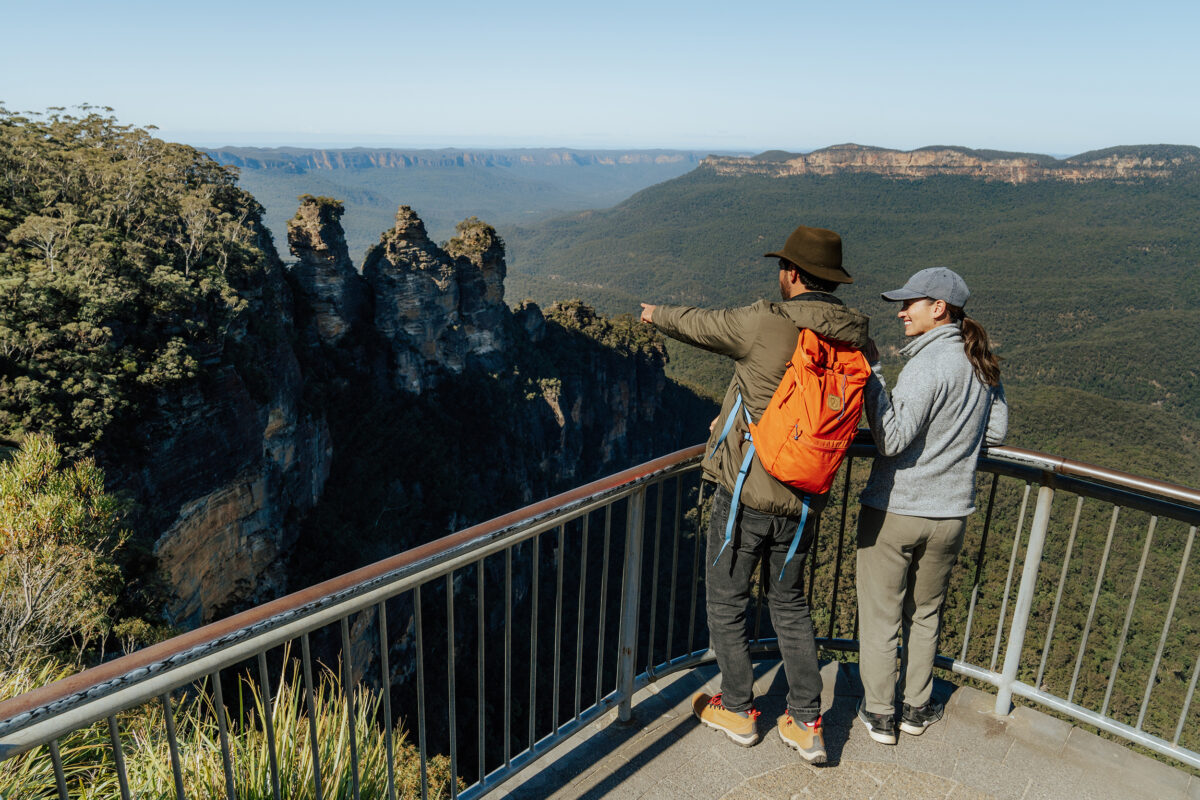 Echo Point lookout, Grand Cliff Top Walk, Blue Mountains National Park. Photo credit: Remy Brand / DPE